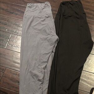 2 pairs of capri women’s leggings